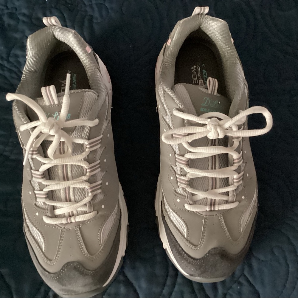 Sketchers D’Lites sneakers